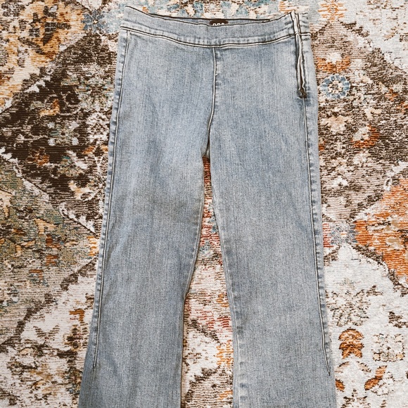 High Waisted Jeans - Picture 3 of 6